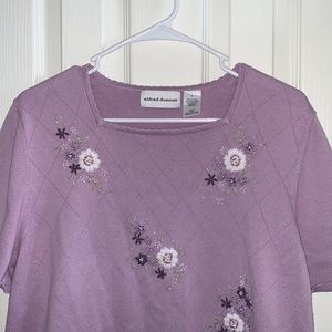alfred dunner purple top with flowers, size L